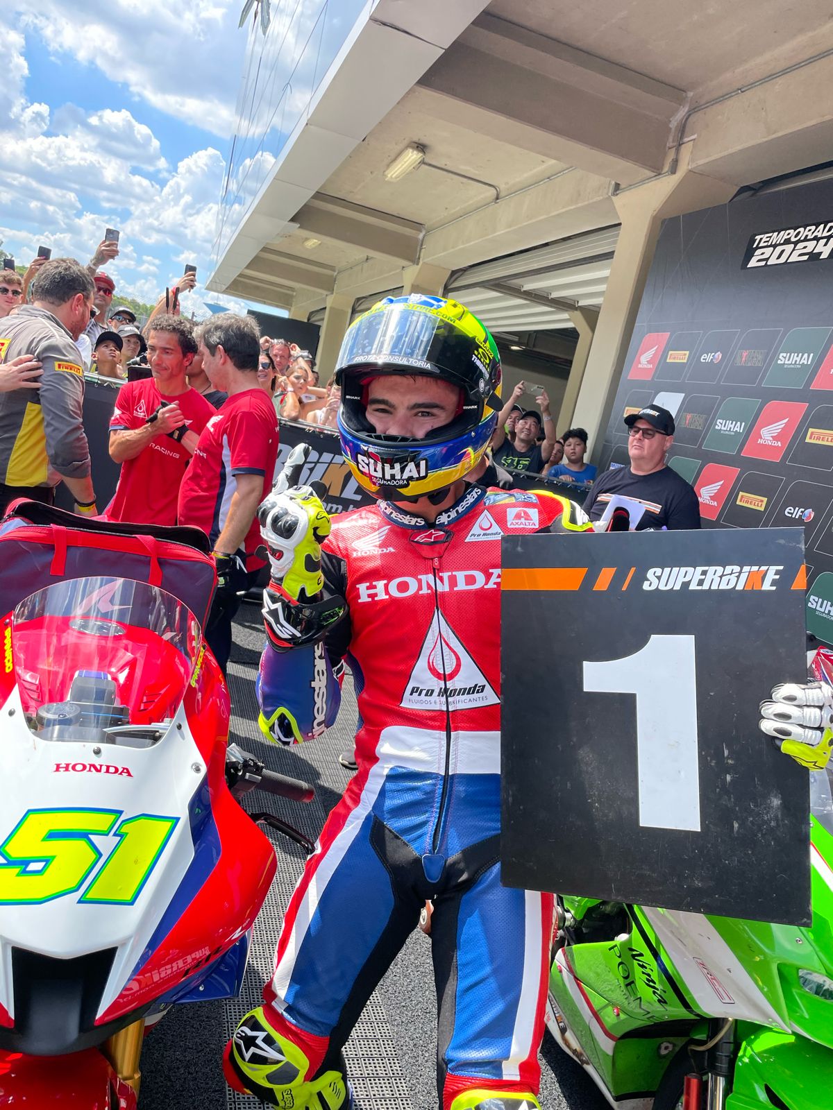 Eric Granado vence primeira etapa do SuperBike Brasil Superbike